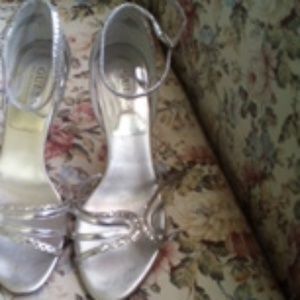 Sexy strappy Guess shimmer stilletto 👠